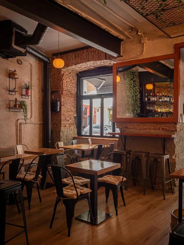 Traspaso de Local en alquiler en Madrid de 90 m2 — Comida para llevar en Madrid
