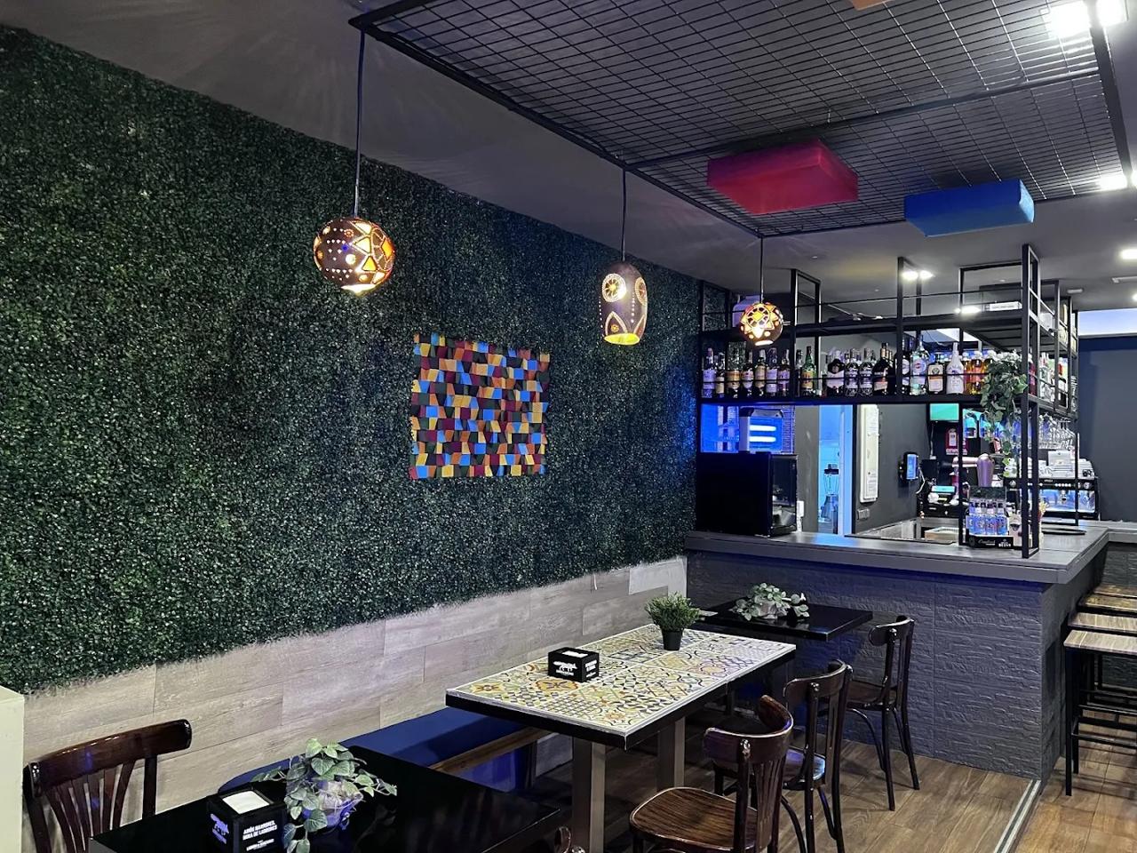 Traspaso de Local en alquiler en Madrid de 120 m2 — Bares y Cafeterías en Madrid