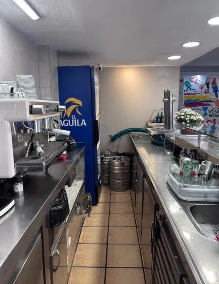 Traspaso de Local en alquiler en Madrid de 70 m2 — Bares y Cafeterías en Madrid