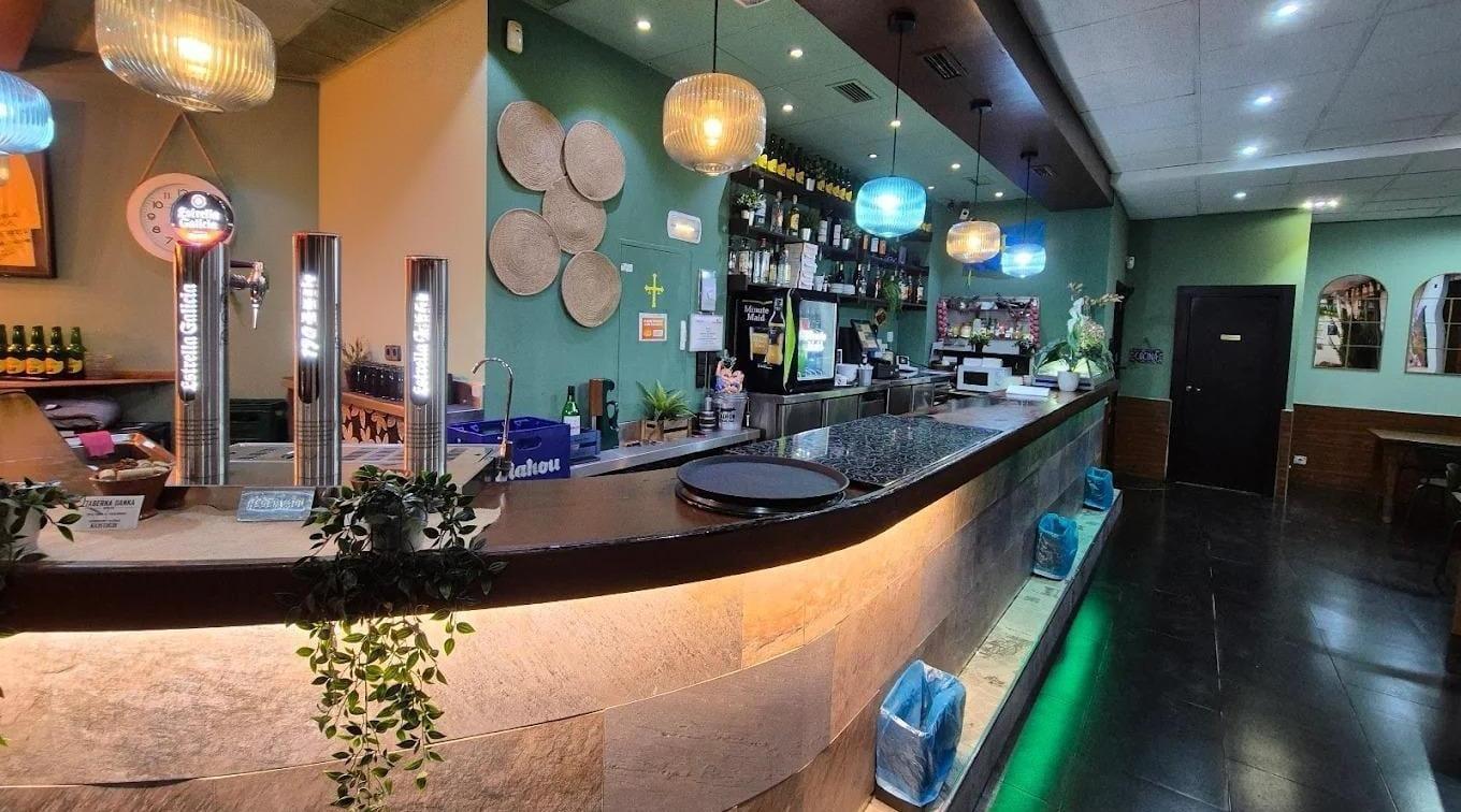 Traspaso de Local en alquiler en Fuenlabrada de 150 m2 — Restaurantes en Fuenlabrada (Madrid)