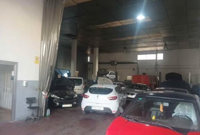 Traspaso de Local en alquiler en Parla de 980 m2 — Bares y Cafeterías en Parla (Madrid)