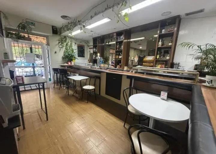 Traspaso de Local en alquiler en Madrid de 144 m2 — Bares y Cafeterías en Madrid